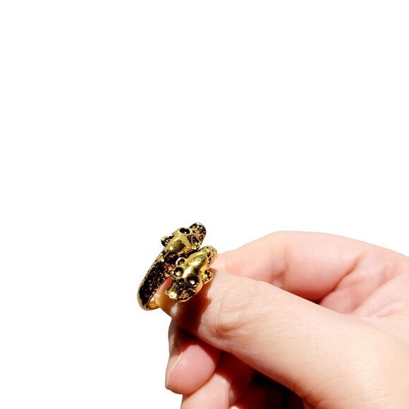 Brand New Gold Skulls Heads Ring Adjustable Size - Picture 6 of 7